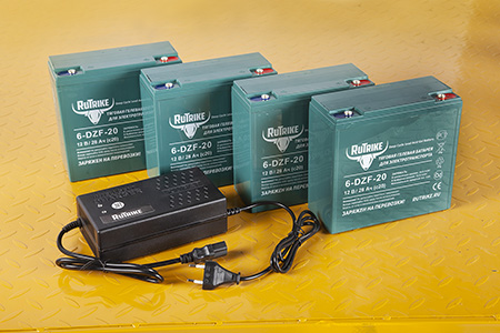 Комплект аккумуляторов Rutrike с зарядным устройством